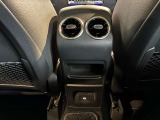 自動車保険に関しても、メルセデス・ベンツ専用のプログラムをご用意しております。飛び石や落下物などでのフロントガラスの修理が必要となった場合、最大で9万円分の補償を致します。