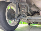 お車を安心してお乗りいただく為には、足回りの定期点検が欠かせません。サービスサポート(有償保証)では無料点検もご提供しており、安心のカーライフをお過ごしいただけるサポート体制が整っています。