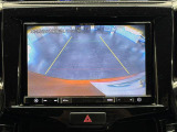 【バックカメラ】駐車時に後方がリアルタイム映像で確認できます。大型商業施設や立体駐車場での駐車時や、夜間のバック時に大活躍!運転スキルに関わらず、今や必須となった装備のひとつです!