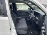ドライバーへの負担がかかりすぎないように設計され、運転の疲労を軽減したシートになっております