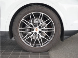 21インチ RS Spyder デザイン ホイール(ホイールアーチエクステンション:エクステリアカラー塗装)