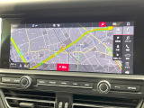 ●純正ナビ:一体感のあるナビは、高級感ある車内を演出してくれます。オーディオ機能も充実しておりますので、運転もより楽しめます♪