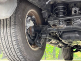 お車を安心してお乗りいただく為には、足回りの定期点検が欠かせません。サービスサポート(有償保証)では無料点検もご提供しており、安心のカーライフをお過ごしいただけるサポート体制が整っています。