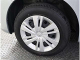 タイヤの溝もしっかりありますので、乗り出しで余計な費用が掛かることもありませんね。