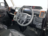 分かりやすく操作しやすい運転席まわりです☆