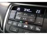 オートエアコンのお車ですので室内の温度をスムーズに調整してくれます♪