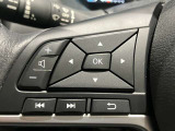 ステアリングスイッチ搭載!ハンドルひとつで手を離さなくても運転中視線をそらさなくても操作が出来て便利です♪