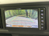 【バックカメラ】駐車時に後方がリアルタイム映像で確認できます。大型商業施設や立体駐車場での駐車時や、夜間のバック時に大活躍!運転スキルに関わらず、今や必須となった装備のひとつです!