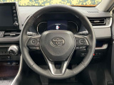 【純正革巻きステアリング】上質な革を使用することで、手にしっかり馴染みとても運転しやすいハンドルです♪