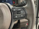 クルーズコントロールを装備しています。高速道路などで一定の速度で走ってくれるので運転が楽ですよ!速度を設定できますので、スピードの出しすぎにも注意できます。
