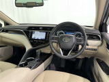 運転席まわりです。 各操作スイッチは使いやすい位置に配置されてます。