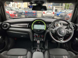 まずはご連絡をください!お車詳細や展示状況はMINI NEXT城東鶴見06-6933-3298まで。