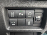 安全機能も豊富なお車です。