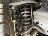 お車を安心してお乗りいただく為には、足回りの定期点検が欠かせません。サービスサポート(有償保証)では無料点検もご提供しており、安心のカーライフをお過ごしいただけるサポート体制が整っています。