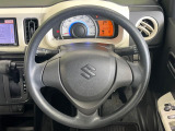 インテリアに合わせたデザインのステアリングは、運転される方のことも考え、運転しやすい形状、大きさです。是非一度、実際に触ってお確かめください。