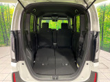 普段のお買い物や通勤、送迎等に十分な荷室スペースを確保しております。セカンドシートを倒すと、大きな荷物の積載も可能です♪