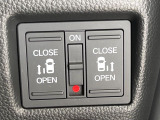 【両側パワースライドドア】スマートキーや運転席のスイッチで後席両側スライドドアの開閉が可能♪電動だから力を入れてドアを開ける必要が無く、小さなお子様でも簡単に開け閉めでき快適です♪