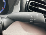 【オートライト(AUTO)】外の明るさをシステムが感知して、自動でヘッドライトが点灯します。ヘッドライトをつけ忘れを防ぐ便利機能です。