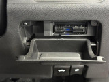 【ビルトインETC】車載器がビルトインで装備されています。有料道路の乗り降り時に停車することなくスマートに乗り入れが可能になったり、割引を受けることができる嬉しい装備です。