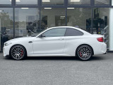 また、BMW正規認定中古車は、エマージェンシーサービスが自動付帯。24時間365日、皆様のカーライフをサポート致します。確かな安心のうえで、「駆けぬける歓び」をご堪能ください。