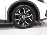 タイヤサイズは(225/55R19)で純正アルミホイールです。