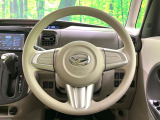 インテリアに合わせたデザインのステアリングは、運転される方のことも考え、運転しやすい形状、大きさです。是非一度、実際に触ってお確かめください。