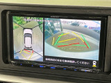 【パノラミックビューモニター】専用のカメラにより、上から見下ろしたような視点で360度クルマの周囲を確認することができます☆死角部分も確認しやすく、狭い場所での切り返しや駐車もスムーズに行えます。