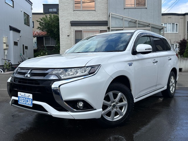 アウトランダーPHEV 2.0 G ナビパッケージ 4WD 純正ナビ フルセグTV Bluetooth