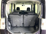 積み下ろしのしやすいデッキにはたっぷりと荷物を積み込んでいただけます。遊びから仕事まで、様々なシーンで頼れます♪