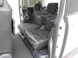 後退時に車両の後ろ側をモニター画面に表示します。車庫入れなどでバックする際に後方確認ができて便利です。車庫入れが苦手な人もこれで安心。