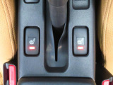 運転席及び助手席にシートヒーター付で、冬場は重宝します。