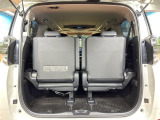 普段のお買い物や通勤、送迎等に十分な荷室スペースを確保しております。セカンドシートを倒すと、大きな荷物の積載も可能です♪