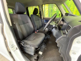 運転席シート廻りは使用感も少なく、良好な状態となっています。丁寧に使われていたことがよくわかりますね。