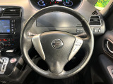 【純正革巻きステアリング】上質な革を使用することで、手にしっかり馴染みとても運転しやすいハンドルです♪