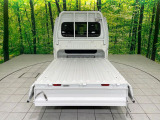 積み下ろしのしやすいデッキにはたっぷりと荷物を積み込んでいただけます。遊びから仕事まで、様々なシーンで頼れます♪