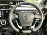 インテリアに合わせたデザインのステアリングは、運転される方のことも考え、運転しやすい形状、大きさです。是非一度、実際に触ってお確かめください。