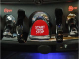【プッシュスタート】プッシュスタートの最大のメリットは「防犯対策」です。スマートキーと車のIDが合致しないとエンジンは始動させることができません。