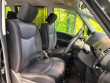 運転席シート廻りは使用感も少なく、良好な状態となっています。丁寧に使われていたことがよくわかりますね。