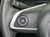 ステアリングスイッチ装備!運転しながら手元でオーディオの操作などができます。