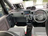 見通しのよいすっきりとした視界で、誰でも運転しやすいです。