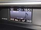 左右独立温度コントロールフルオートエアコンです。運転席、助手席それぞれで独立して温度設定ができます。冷え性の方が乗っても安心ですね♪