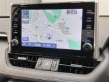 純正ナビを装備。タッチパネル式で使いやすく、お出かけもラクラクです。