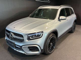 メルセデス独自の厳しいチェックを通過したクルマのみ「サーティファイドカー」と呼ばれます。メルセデスの認定中古車「サーティファイドカー」には、100項目にも及ぶ点検・整備項目が設定されています。