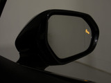 BSM(ブラインドスポットモニタ)!隣の車線を走る車両をレーダーで検知し、ドアミラーでは確認しにくい後側方エリアに存在する車両に加えて、急接近してくる車両も検知します。