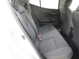 リアシートも厚く、長時間の移動もらくらくです!車種によってはラゲージスペースやトランクへのアクセスも可能!乗り心地・使い勝手共に充実です!!