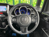 【純正革巻きステアリング】上質な革を使用することで、手にしっかり馴染みとても運転しやすいハンドルです♪