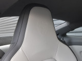 ヘッドレストのポルシェクレスト