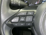 ステアリングスイッチ装備!運転しながら手元でオーディオの操作などができます。