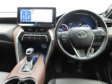 ぜひ展示車の運転席に座ってみてください。