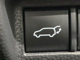 【パワーバックドア】スマートキーや運転席のボタンを押すだけでリアゲートが自動で開閉します!荷物を持っている時や、高い位置にあるバックドアを閉める際に便利な機能です♪